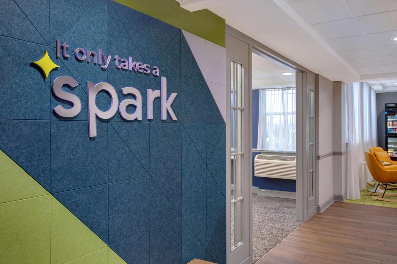 Spark By Hilton Rochester University Area Екстериор снимка